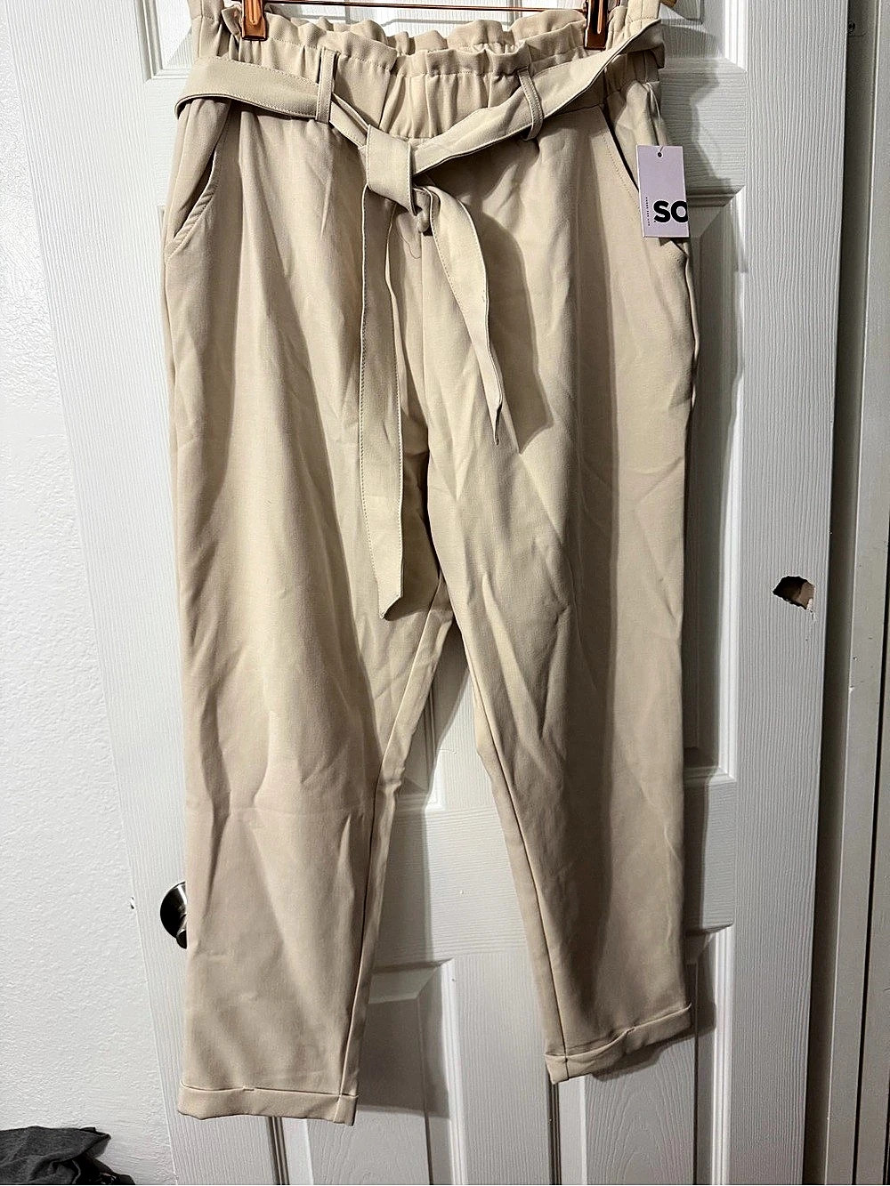 SO Ankle Pants in Beige Size XL NWT